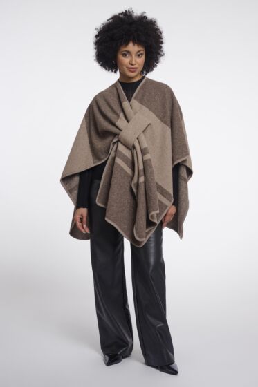 Rino & Pelle Levi Cape Toffee Check -one size