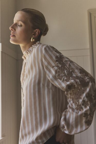 Gustav Annemie Embroidery Blouse Moonlight 